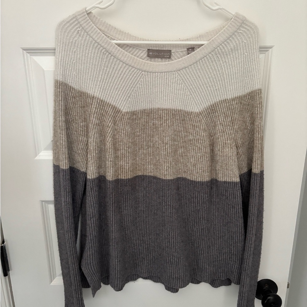 Evolution by Cyrus - Women's Colorblock Sweater - Gray, Cream, and White